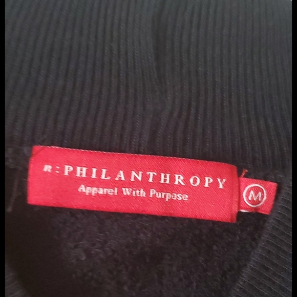 n: PHILANTHROPY black sweater - Picture 2 of 6